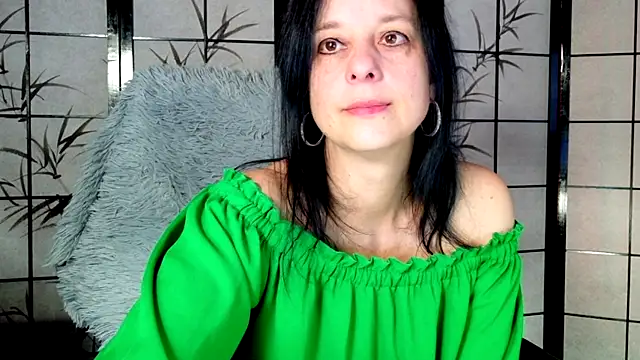 _Sweetlonglips_ live sex cam