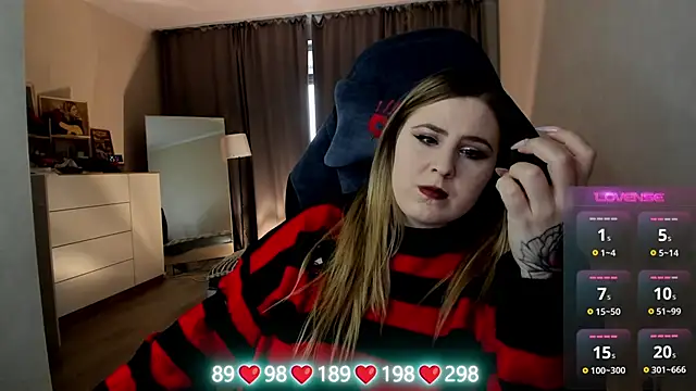 Olivia_Munk's cam snapshot