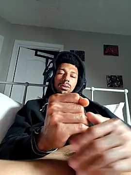 BigPrettyDick777 live sex cam