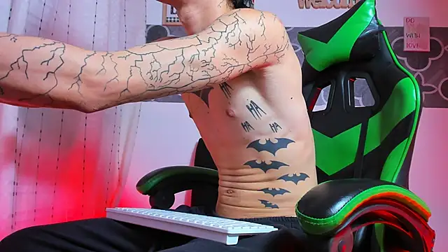 Skinny_batman's cam snapshot