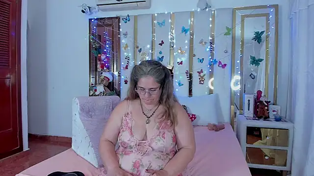 AnyelaGitanaMature live sex cam