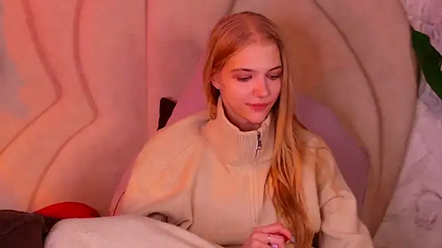 4example_Chloe's cam snapshot