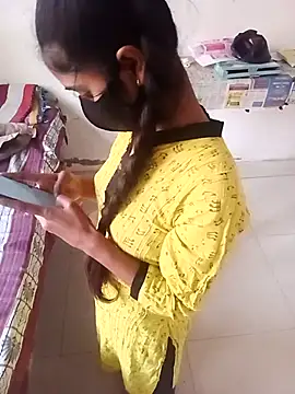 Riya_917's cam snapshot