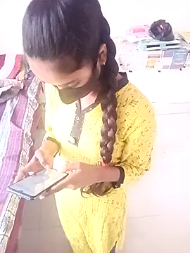 Riya_917's cam snapshot