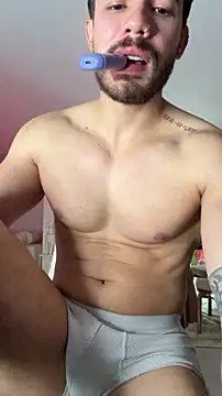 Valenthino_Salvatore's cam snapshot