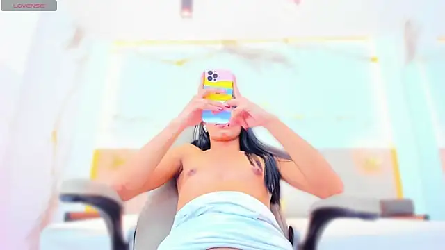 valirya_devote live sex cam