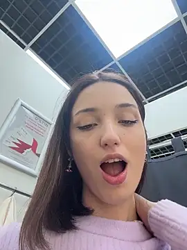 DollyTall's cam snapshot