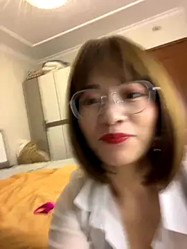 Mia-t's cam snapshot