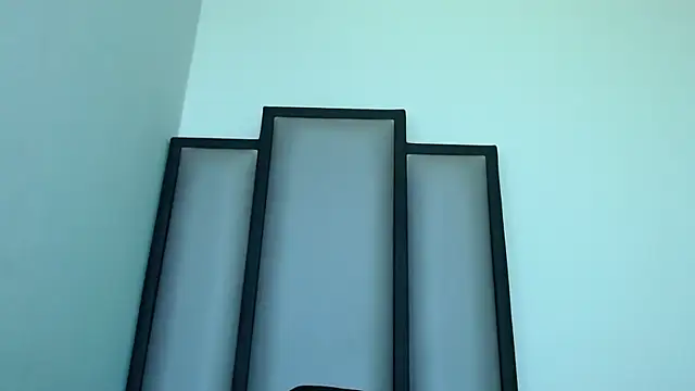 Lucy-23 live sex cam