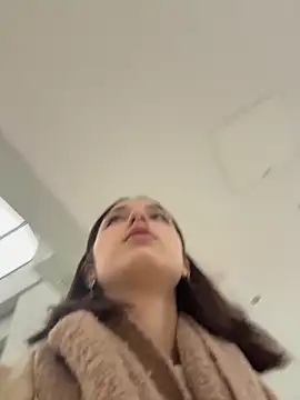 DollyTall's cam snapshot