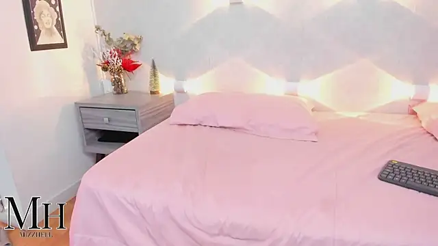 MizzHell live sex cam