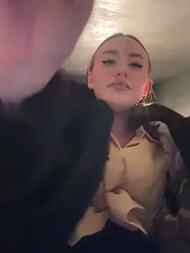 KiraSunshine's cam snapshot