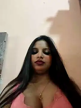Maahhii_2 live sex cam