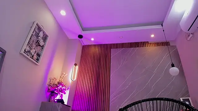 emma__rose1's cam snapshot