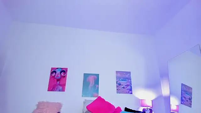 tyra_bankss_'s cam snapshot