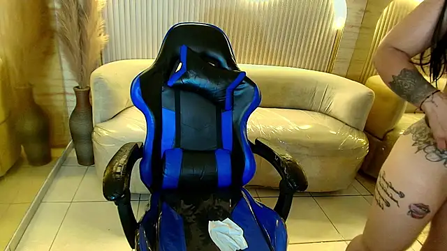 charlotte_r_'s cam snapshot