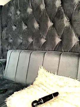 Nicole_Liam_ live sex cam