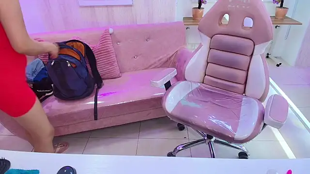 Charlotte_milleers's cam snapshot