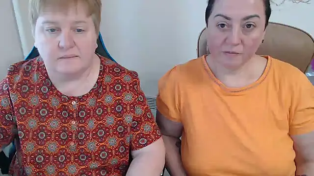 Bertie_Adeline's cam snapshot