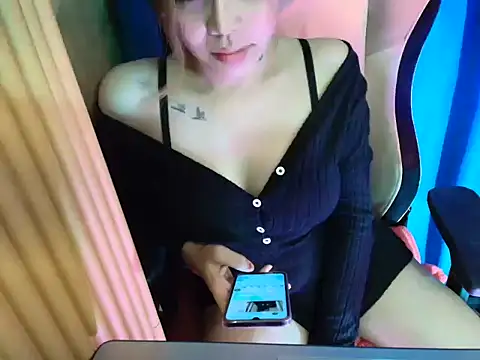 MissFlammaraa live sex cam