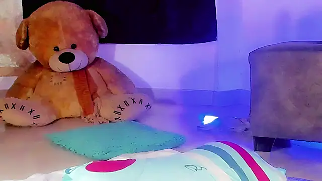 Zakura_hot1 live sex cam