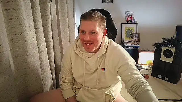 God_Of_ThundeRR live sex cam