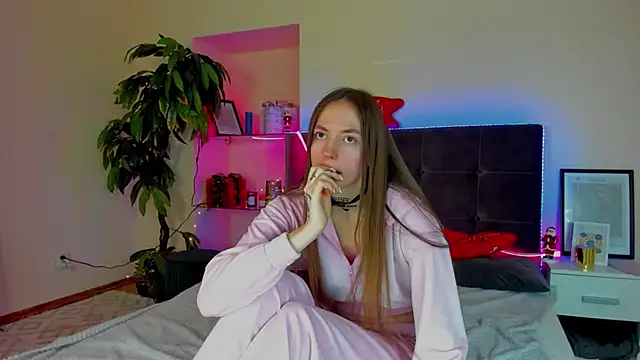 AdrianaCult's cam snapshot