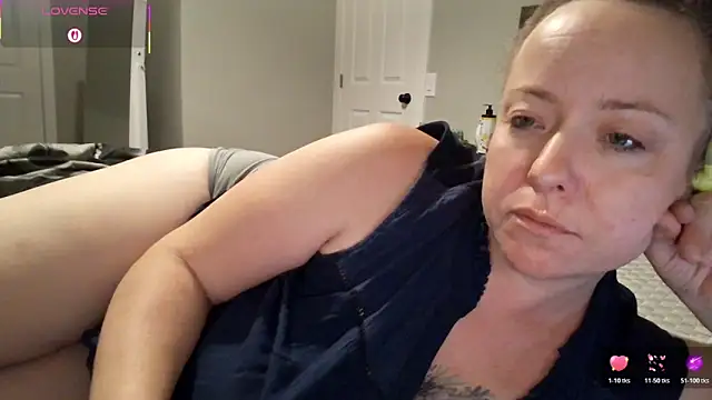 julimonroe live sex cam