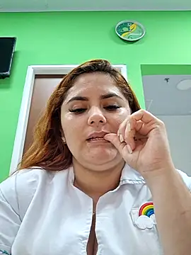 girl_redhead_bigtits's cam snapshot