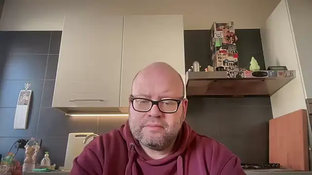 theitalianbear live sex cam