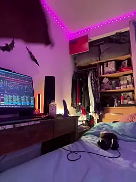 Nina-Chick777 live sex cam