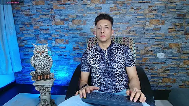 Maykol_Victoriasr live sex cam
