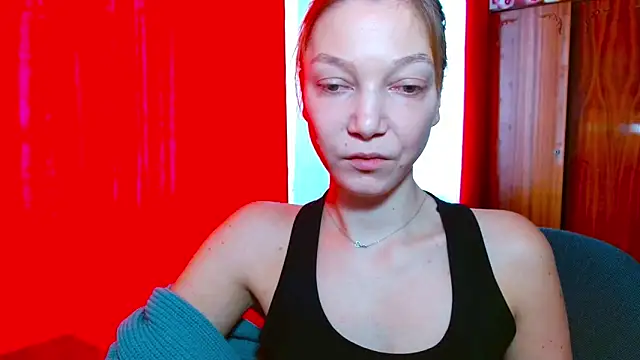 EmillyPlay's cam snapshot