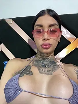Zaratattoox live sex cam