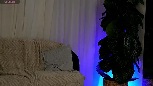 EvaAmanti's cam snapshot