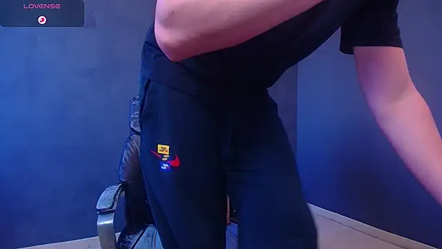 EnzoRace live sex cam