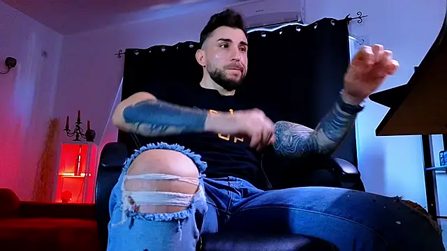 MightyAaron66 live sex cam