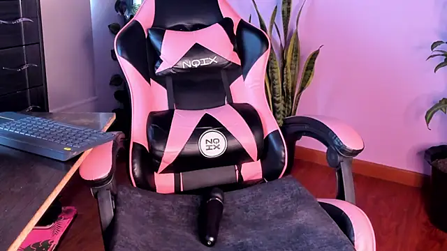 Kenia_tompson01's cam snapshot