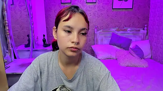 Megane_whitte's cam snapshot