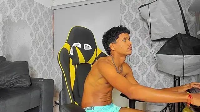 Boy_savoy live sex cam