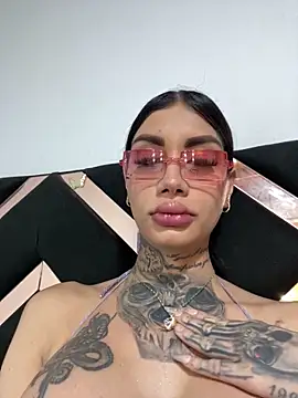 Zaratattoox live sex cam