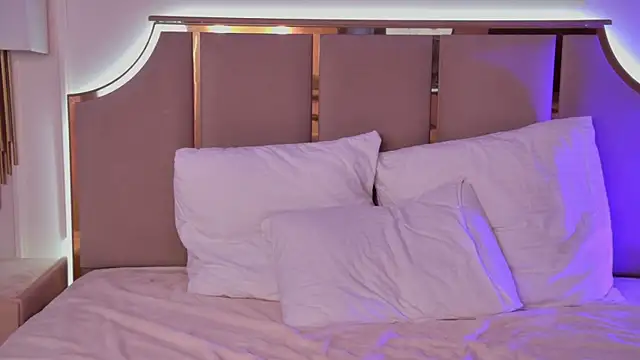 ArianaMell live sex cam