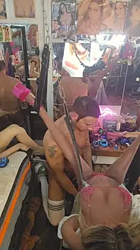 luvs2cumm69 live sex cam