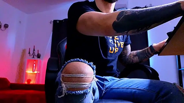 MightyAaron66's cam snapshot