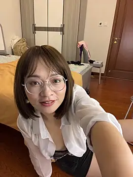 Mia-t's cam snapshot