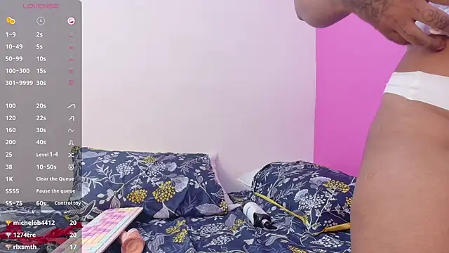 curvybrunnete's cam snapshot