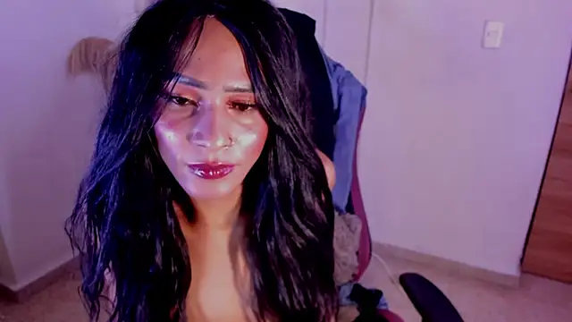 carolinemiller7 live sex cam