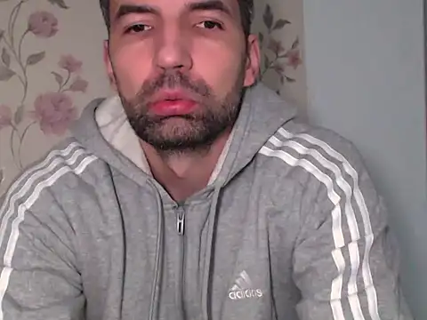 Leo_1617 live sex cam