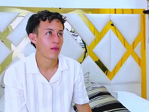 NiklasRavn live sex cam