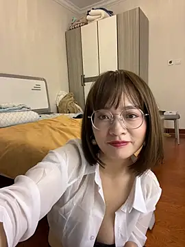 Mia-t's cam snapshot